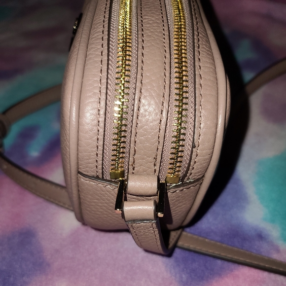 Michael Kors Crossbody - Picture 11 of 14